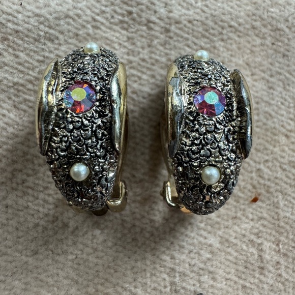 Vintage Judy Lee AB Pearl & Gold Clip-On Earrings - Picture 9 of 11